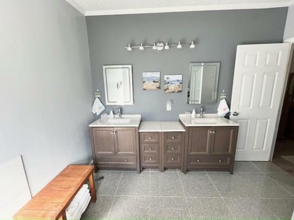 1990 PALM Manufactured Home