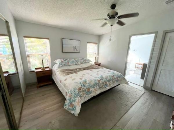 1990 PALM Manufactured Home