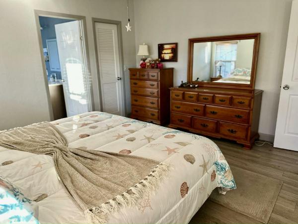 1990 PALM Manufactured Home