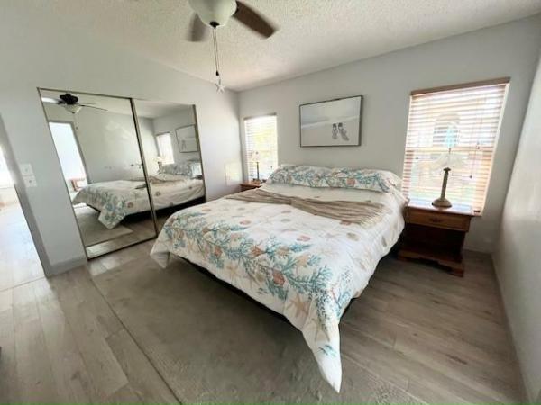 1990 PALM Manufactured Home