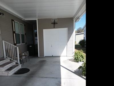 Photo 2 of 20 of home located at 3830 Russian Olive Ln Zephyrhills, FL 33541