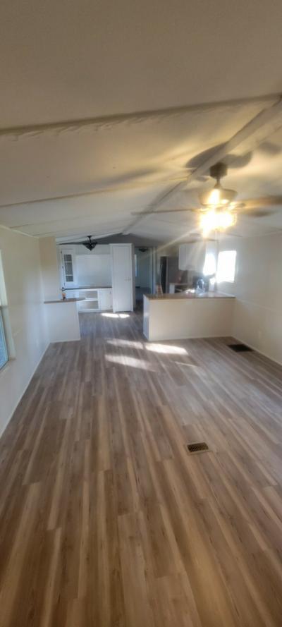 Photo 4 of 5 of home located at 504 Skycrest Drive Plant City, FL 33565