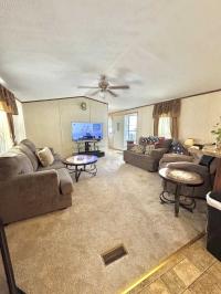 2012 Commodore Mobile Home