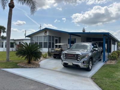 Photo 2 of 17 of home located at 425 Cottonwood Drive Sebring, FL 33876