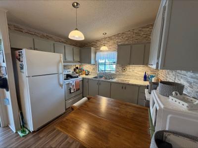 Photo 5 of 17 of home located at 425 Cottonwood Drive Sebring, FL 33876