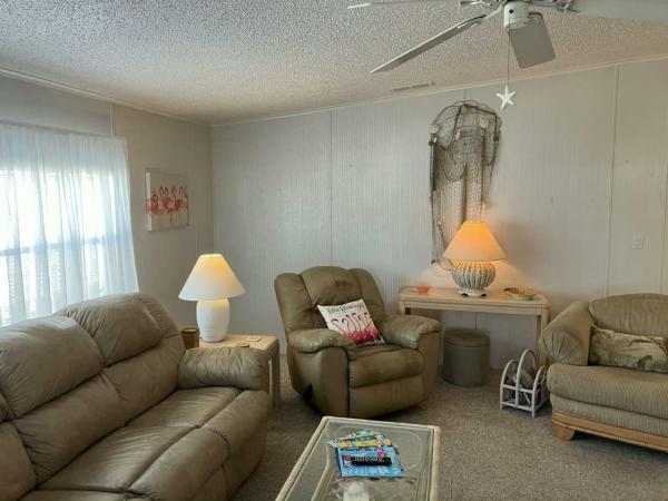 1993 Palm Harbor Manufactured Home