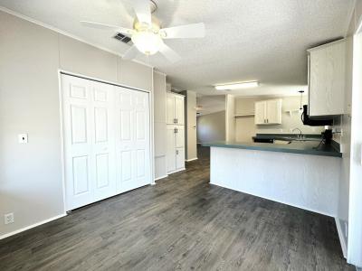 Photo 5 of 10 of home located at 941 SE Lillian Street Crystal River, FL 34429