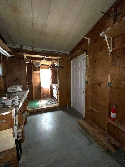 Photo 4 of 9 of home located at 329 Albion Ave Lakeland, FL 33815
