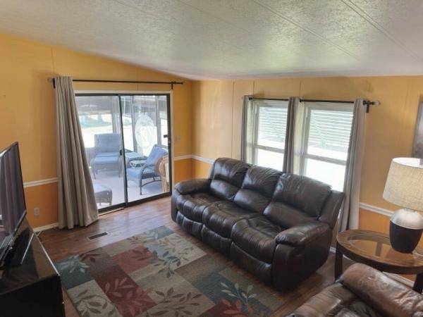 1987 Brookline Manufactured Home