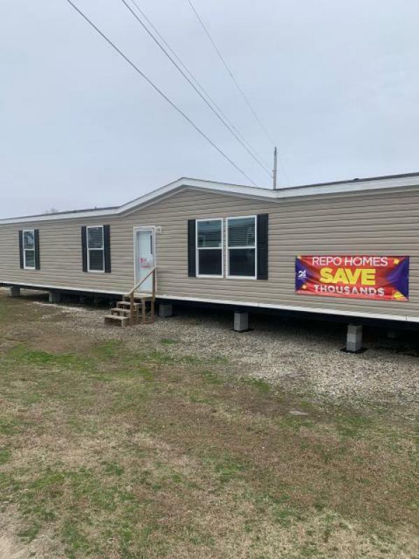Photo 1 of 2 of home located at Don's Mobile Homes 3020 W Cherokee Ave Sallisaw, OK 74955