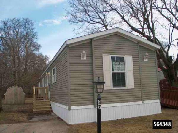 Photo 1 of 2 of home located at Meadows Mhp 411 S Grover Ave Lot 37 Alma, MI 48801