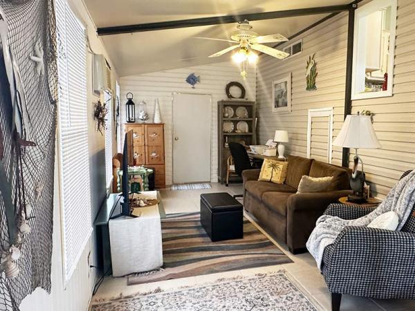 2002 CHIO Manufactured Home
