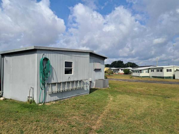1972 Skyline HS Mobile Home