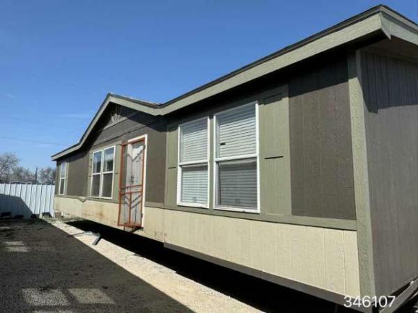 Photo 1 of 2 of home located at Solitaire Homes Of San Antonio 8475 W Us Highway 90 San Antonio, TX 78227