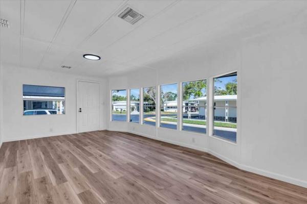 1980 Palm Harbor Manufactured Home