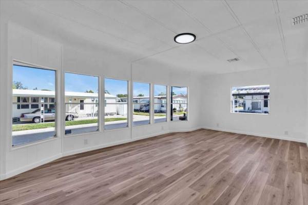 1980 Palm Harbor Manufactured Home