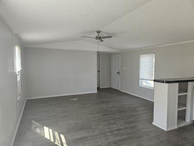 Photo 4 of 16 of home located at 2101 SW 38th Street, Lot 256 Lawton, OK 73505