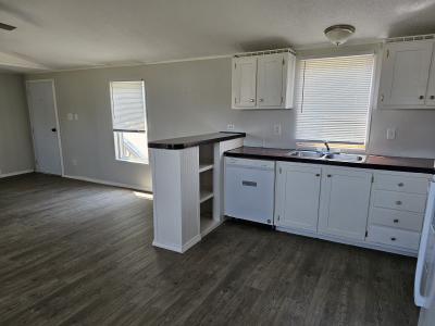 Photo 5 of 16 of home located at 2101 SW 38th Street, Lot 256 Lawton, OK 73505