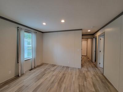 Photo 5 of 15 of home located at 3430 N. Peoria Drive Lot 167 Springfield, IL 62702