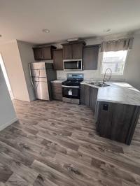 2024 MidCountry 1W1004P Manufactured Home