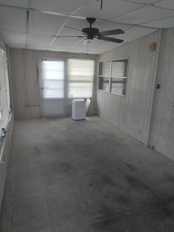 1979 Hillcrest Mobile Home