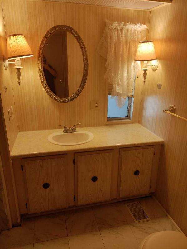1979 Hillcrest Mobile Home