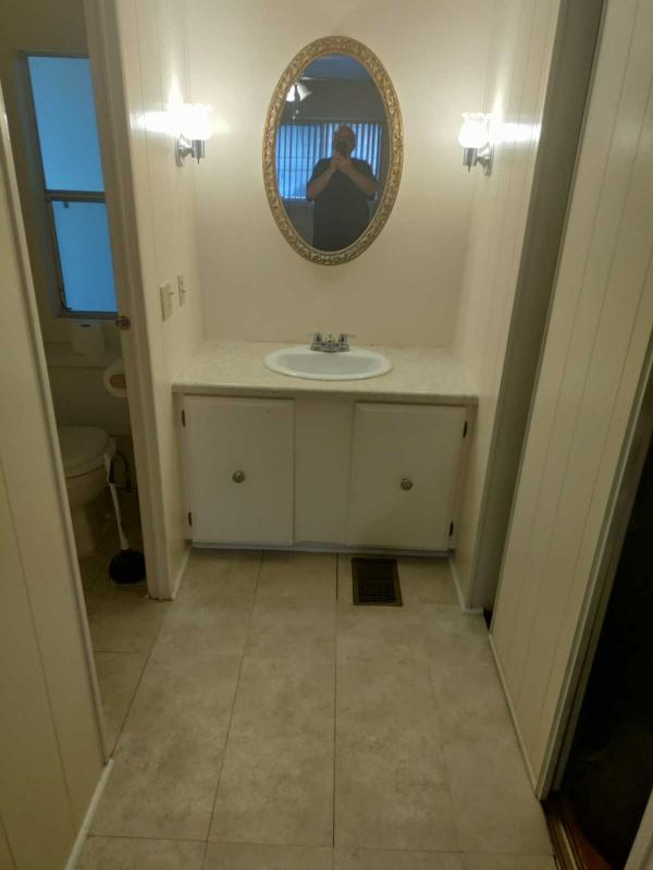 1979 Hillcrest Mobile Home