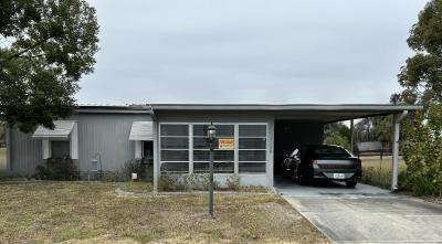 Photo 2 of 10 of home located at 1130 Lake Drive Grand Island, FL 32735