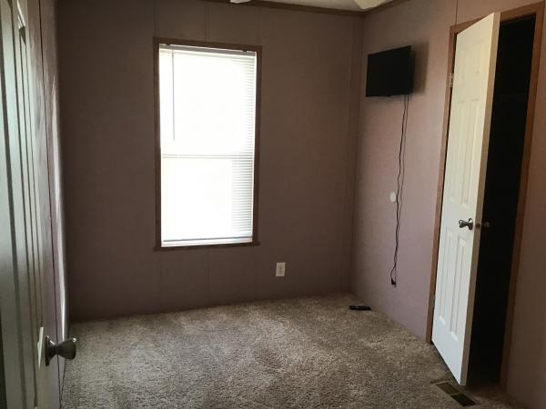2013 Champion RA1670201 Mobile Home