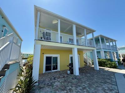 Photo 4 of 27 of home located at 447 NE Pier Way Jensen Beach, FL 34957