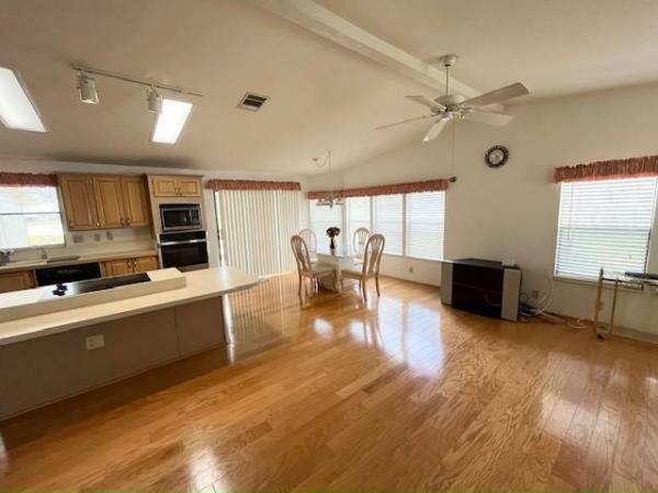 1990 PALM Manufactured Home