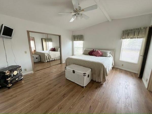 1990 PALM Manufactured Home