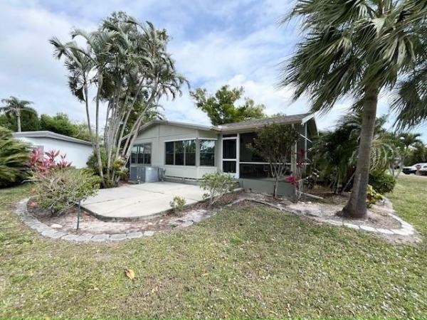 1990 PALM Manufactured Home