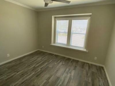 Photo 3 of 11 of home located at 397 Sunshine Drive Nokomis, FL 34275