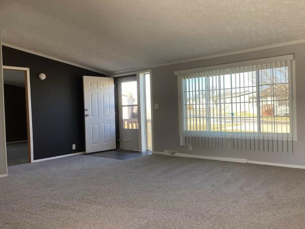 2000 Dutch DHIN30837F Mobile Home