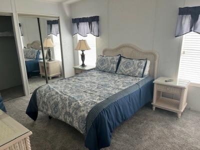 Photo 5 of 16 of home located at 8607 27th Avenue E Palmetto, FL 34221