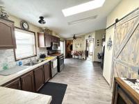 2001 COMMODORE BONUS ROOM Manufactured Home