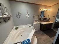 2001 COMMODORE BONUS ROOM Manufactured Home