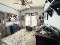 2001 COMMODORE BONUS ROOM Manufactured Home