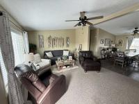 2001 COMMODORE BONUS ROOM Manufactured Home