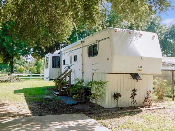 Photo 1 of 2 of home located at 9553 Old Lakeland Highway Lot 40 Dade City, FL 33525