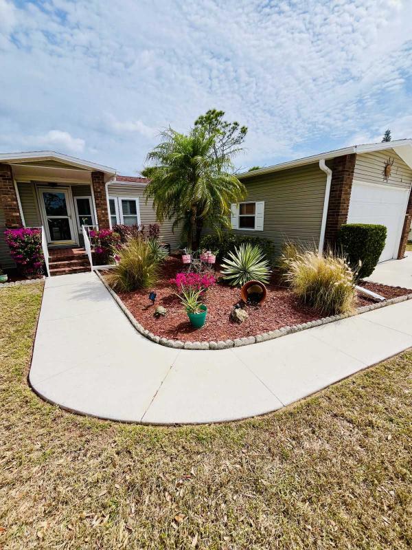 Photo 1 of 2 of home located at 10822 Lone Palm Ct. North Fort Myers, FL 33903