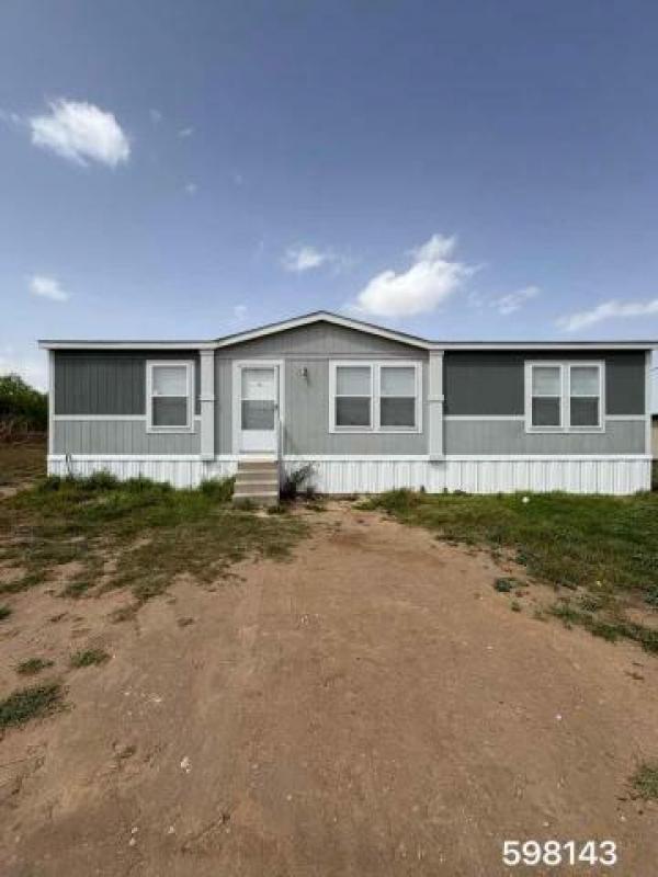 Photo 1 of 2 of home located at People's Mfd Homes Llc 315 E Frontage Rd Alamo, TX 78516