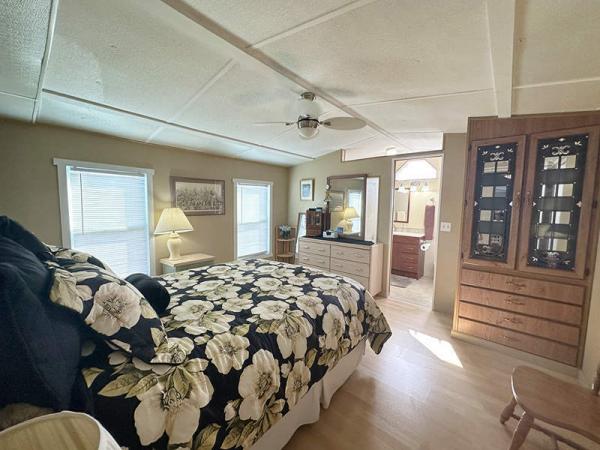 1988 CLAR Manufactured Home