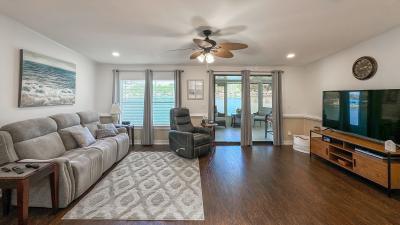 Photo 5 of 17 of home located at 111 Palm Dr Lady Lake, FL 32159