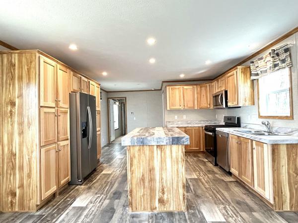 2024 Redman 101 122RENW-1666H22193  Home