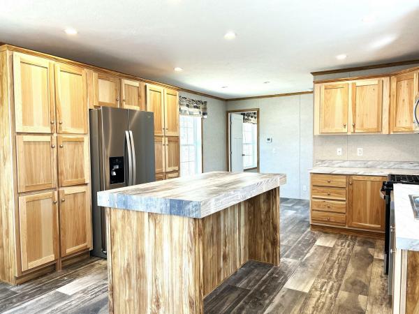 2024 Redman 101 122RENW-1666H22193  Home