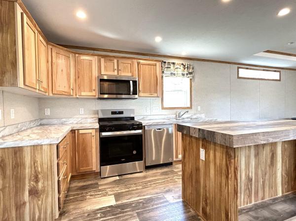 2024 Redman 101 122RENW-1666H22193  Home