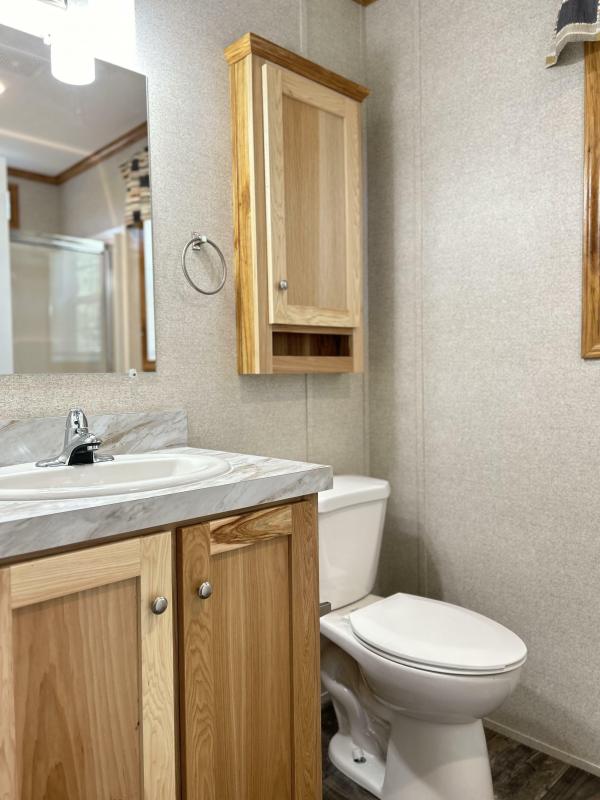 2024 Redman 101 122RENW-1666H22193  Home