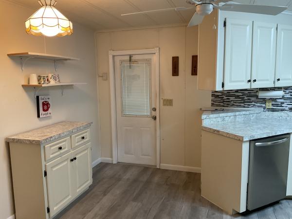 1985 SUNC S85008FA/B Mobile Home